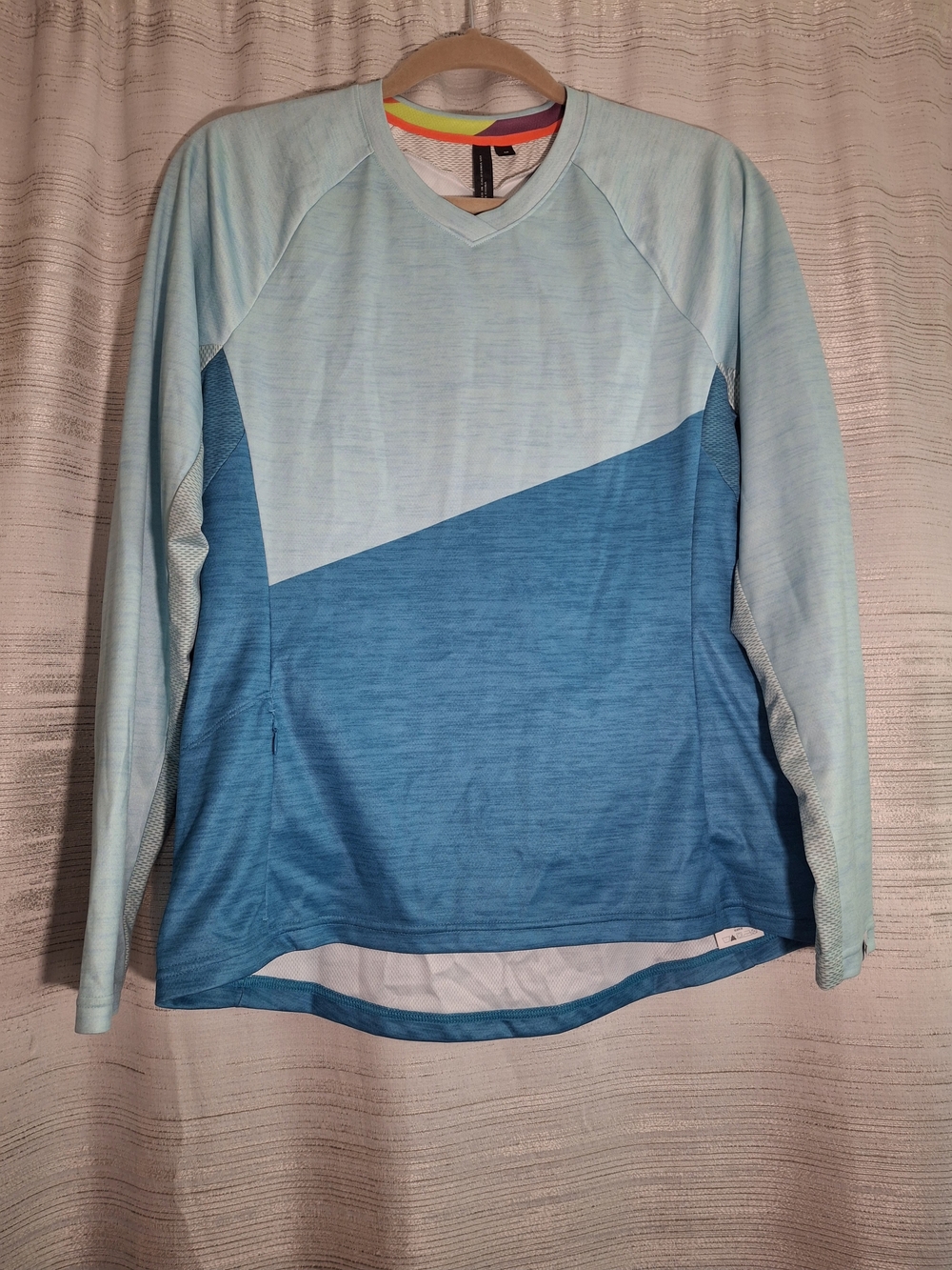 Specialized Andorra Comp Jersey LS Aqua Athletic Long-Sleeve Rainbow Neck Trim M
